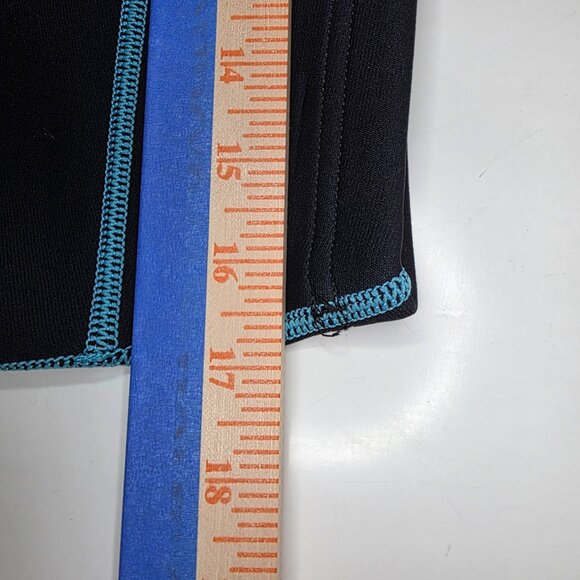 Gold Fin Women’s Black Wetsuit Set – Long Sleeve Top & Shortie Bottoms - Picture 9 of 16